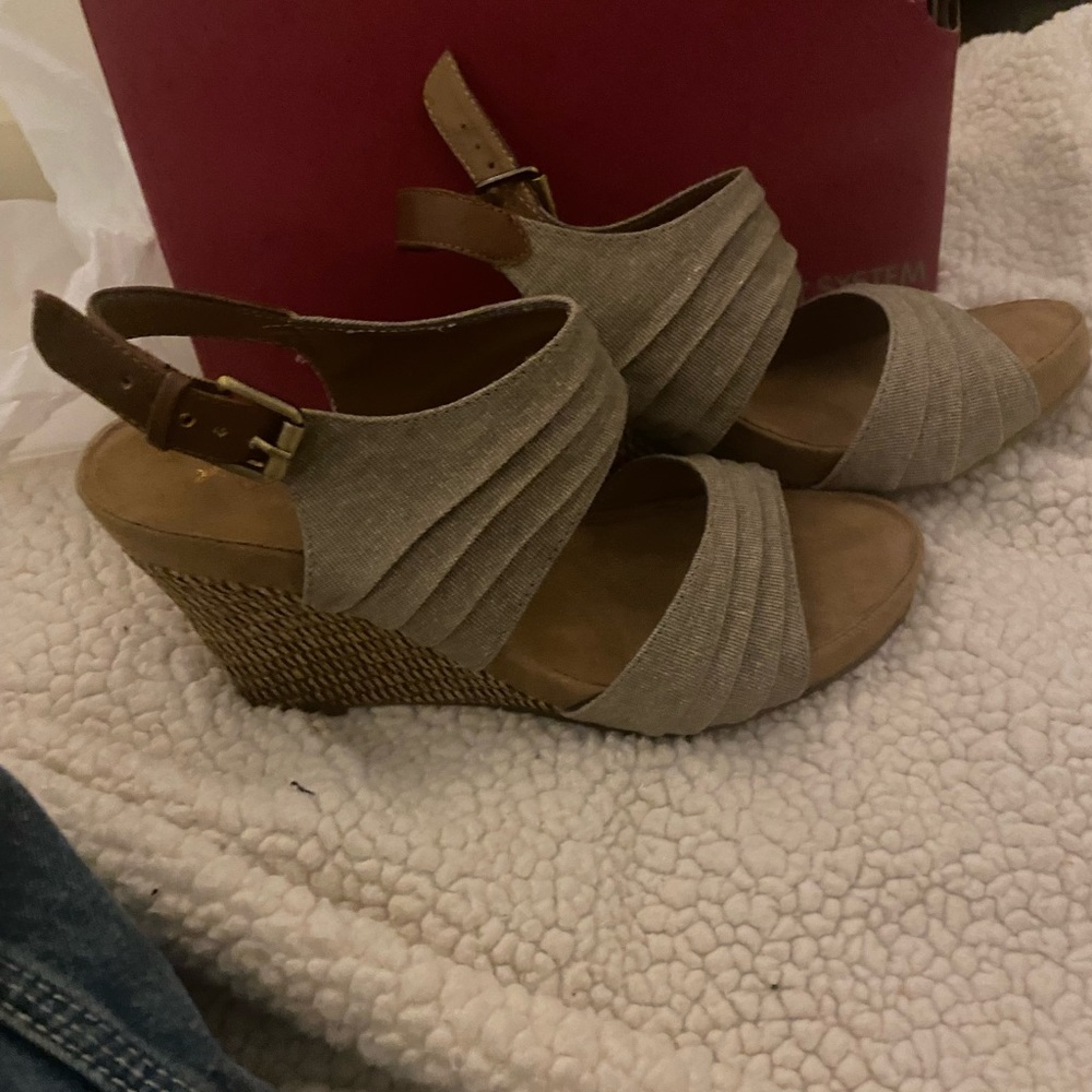 Ladies Wedge heels sz 8